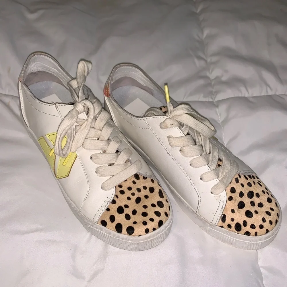 Dolce Vita Zeph sneakers!! Women’s size 6 1/2